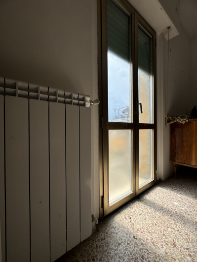 Image No.15-2 Bed Semi-Detached for sale