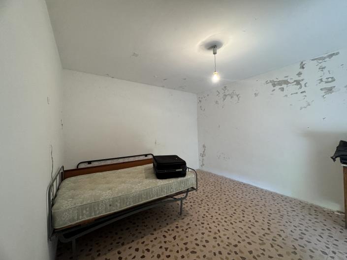 Image No.18-2 Bed Semi-Detached for sale