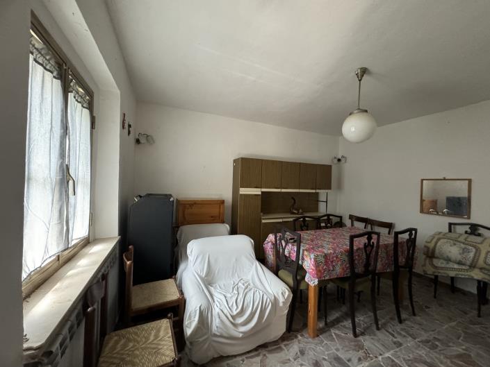 Image No.7-2 Bed Semi-Detached for sale