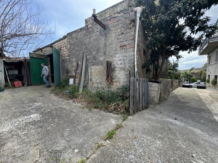 Image No.46-2 Bed Semi-Detached for sale