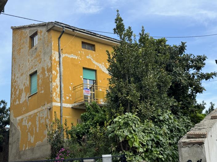 Image No.2-2 Bed Semi-Detached for sale