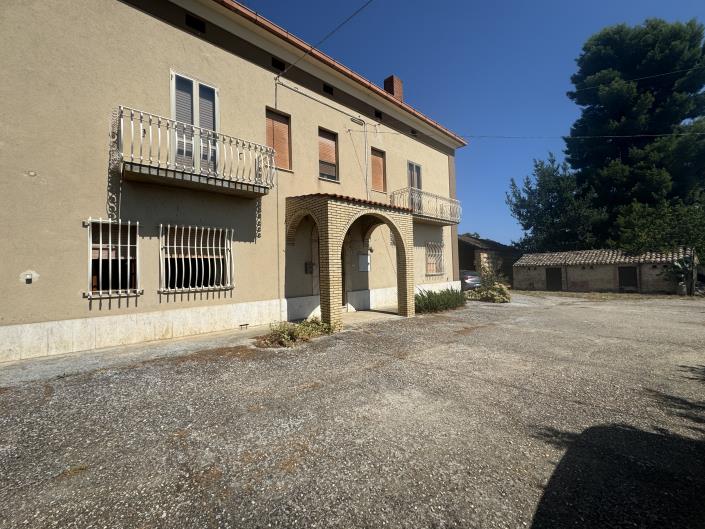 Image No.5-6 Bed Villa / Detached for sale