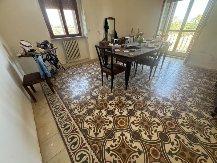 Image No.43-6 Bed Villa / Detached for sale