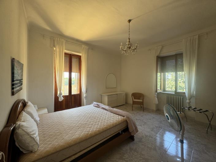 Image No.19-6 Bed Villa / Detached for sale