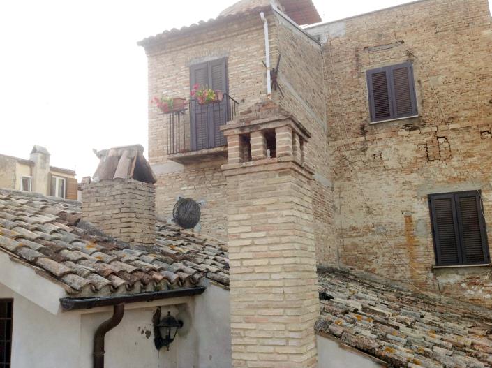 Image No.21-6 Bed Townhouse for sale