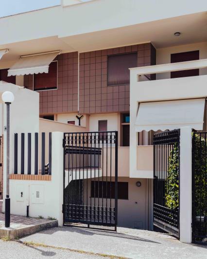 Image No.26-4 Bed Property for sale