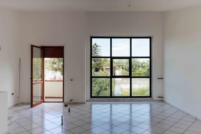 Image No.12-4 Bed Property for sale