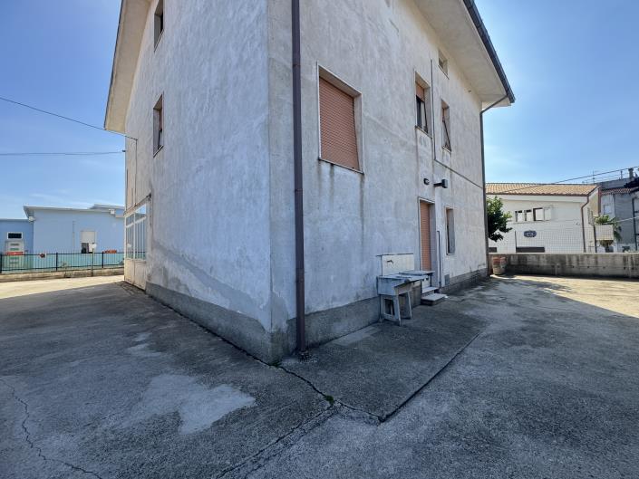 Image No.44-6 Bed Villa / Detached for sale