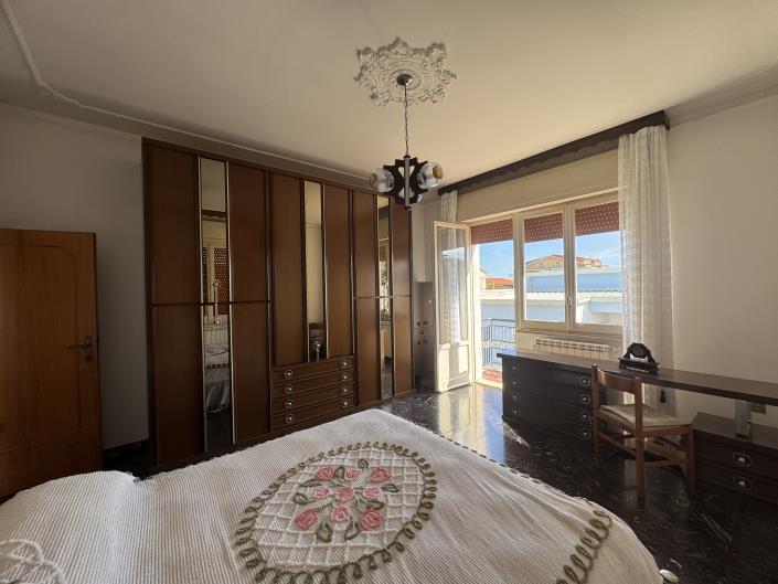 Image No.28-6 Bed Villa / Detached for sale