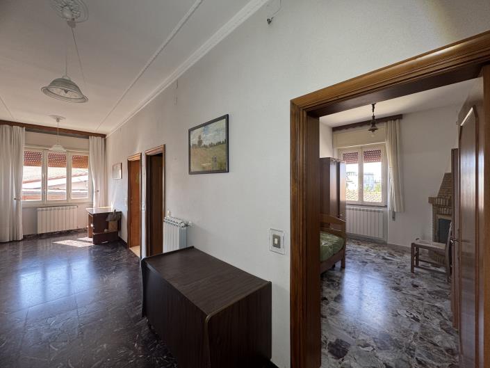 Image No.33-6 Bed Villa / Detached for sale