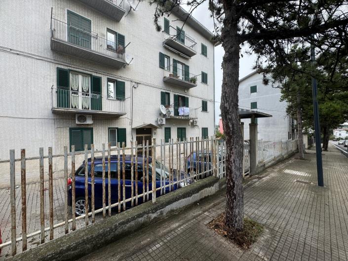 Image No.55-3 Bed Apartment for sale