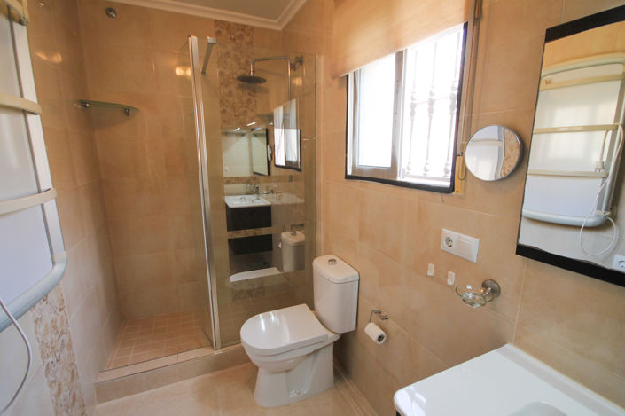 Image No.11-2 Bed Quad for sale