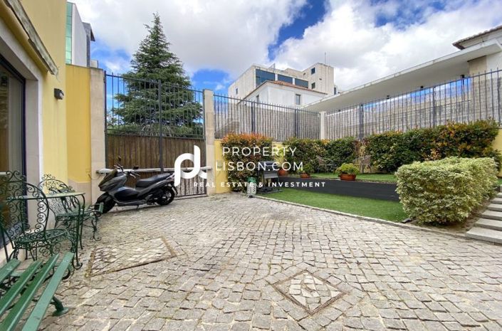 Image No.3-Villa de 5 chambres à vendre à Lisbon