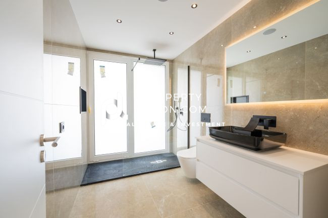 Image No.21-3 Bed Apartment for sale