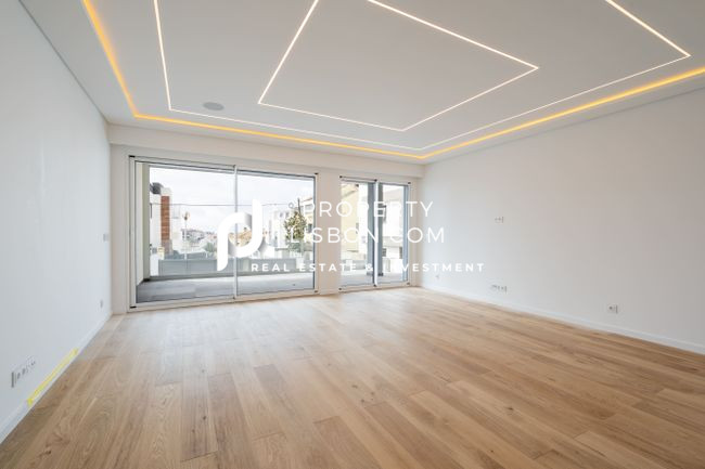 Image No.24-3 Bed Apartment for sale