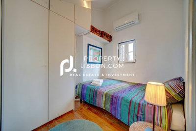 2b2f1373-de98-44ae-af45-acd1b6204a0b