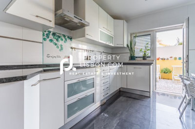 e0fafa87-602a-4728-952f-3139704fcf23