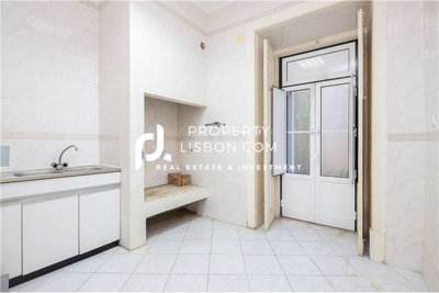 3a288171-f807-4d96-a352-c8e58f2ed802-1