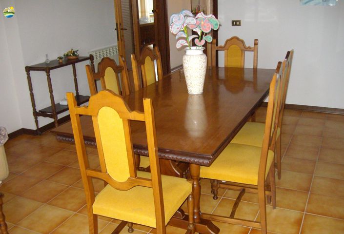 Image No.8-3 Bed Country House for sale