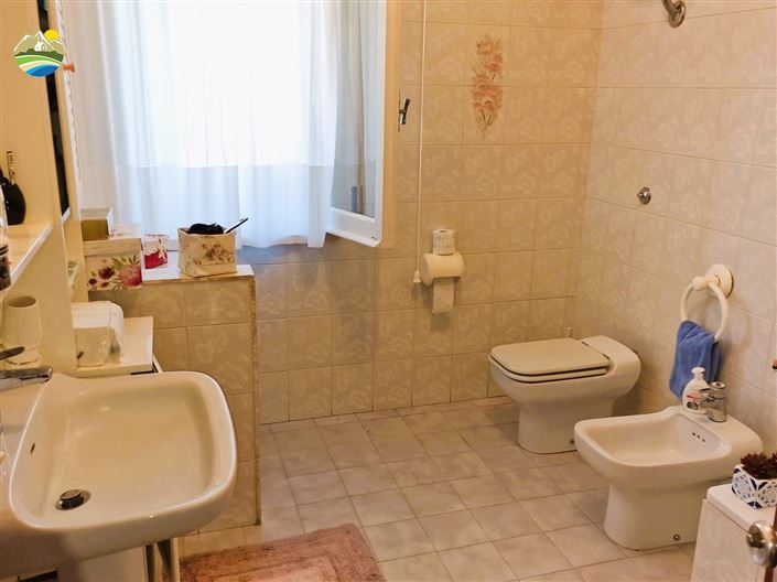 Image No.21-4 Bed Country House for sale