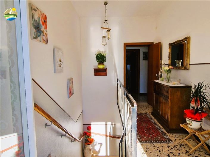 Image No.22-4 Bed Country House for sale