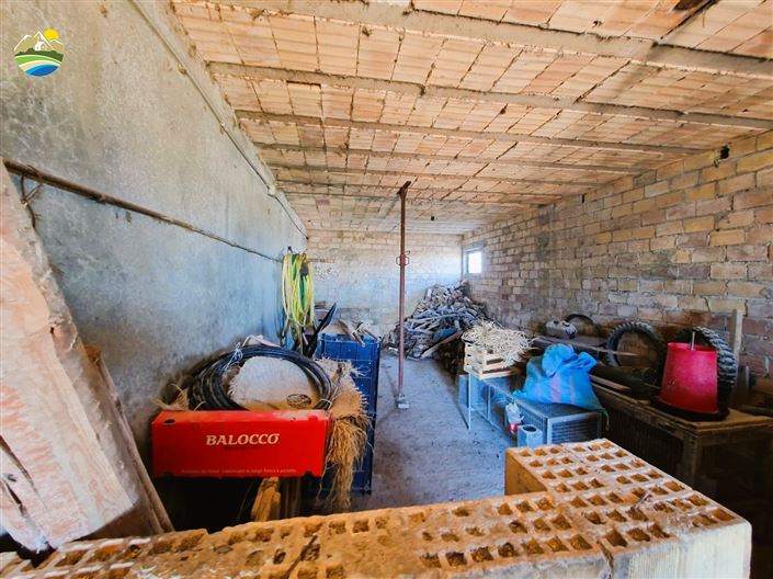 Image No.27-4 Bed Country House for sale