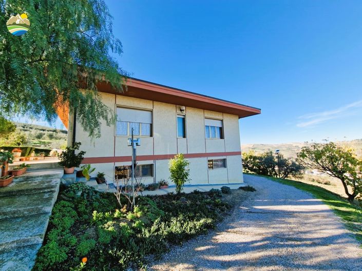 Image No.28-4 Bed Country House for sale