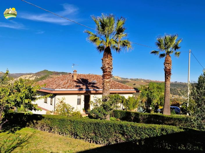 Image No.29-4 Bed Country House for sale