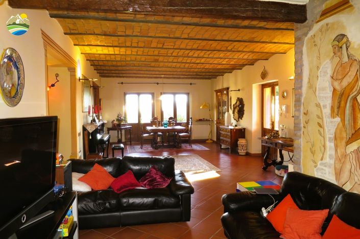 Image No.12-Maison de campagne de 4 chambres à vendre à Bellante