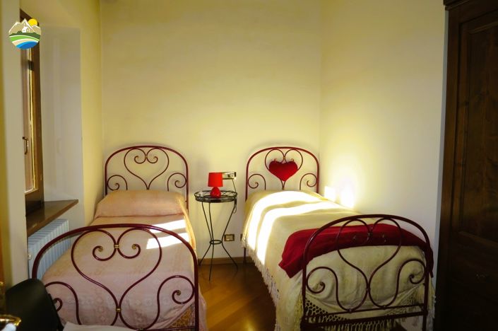 Image No.22-Maison de campagne de 4 chambres à vendre à Bellante