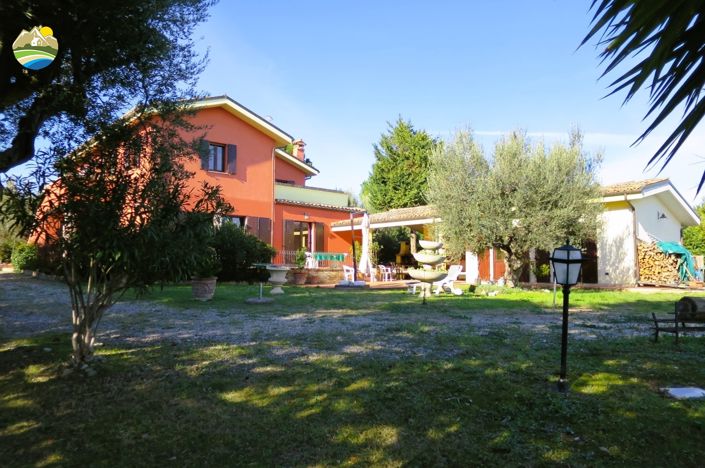 Image No.39-Maison de campagne de 4 chambres à vendre à Bellante