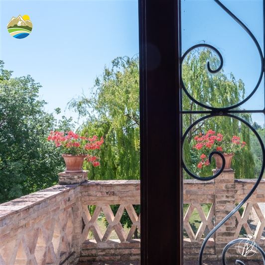 Image No.22-10 Bed Country House for sale