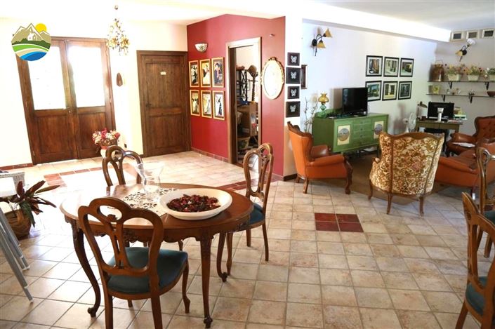 Image No.9-10 Bed Country House for sale