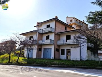 1 - Castilenti, Villa