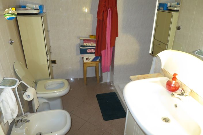 Image No.14-2 Bed Townhouse for sale