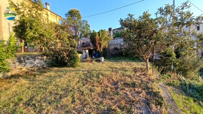 Image No.18-2 Bed Townhouse for sale