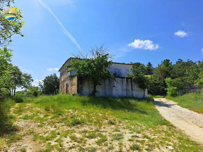 Image No.9-3 Bed Country House for sale