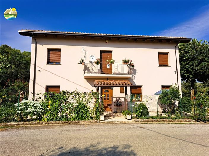 Image No.7-2 Bed Country House for sale