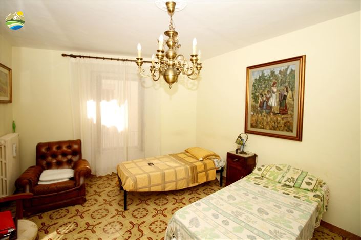 Image No.10-3 Bed Townhouse for sale