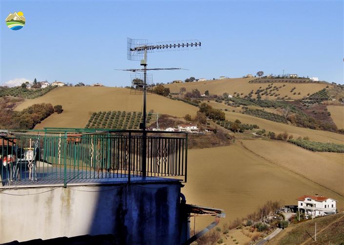 Image No.23-2 Bed Townhouse for sale