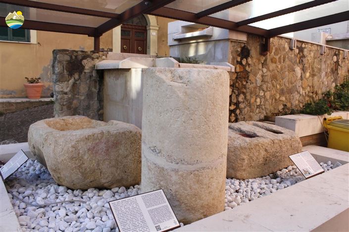 Image No.29-2 Bed Townhouse for sale