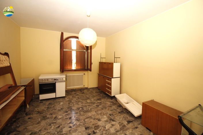 Image No.11-8 Bed Villa for sale