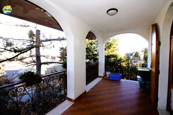 Image No.5-8 Bed Villa for sale