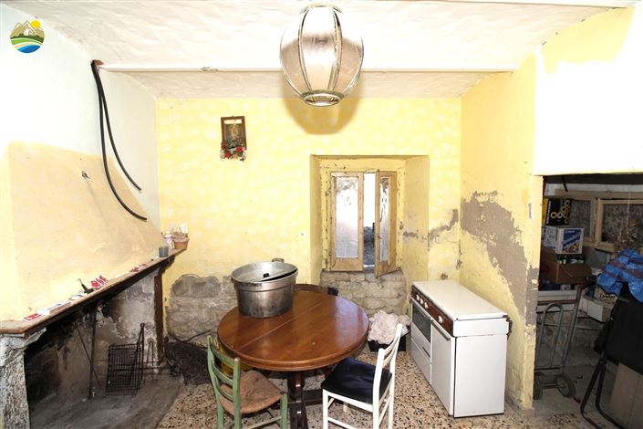 Image No.12-2 Bed Country House for sale