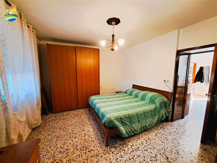 Image No.10-1 Bed Country House for sale