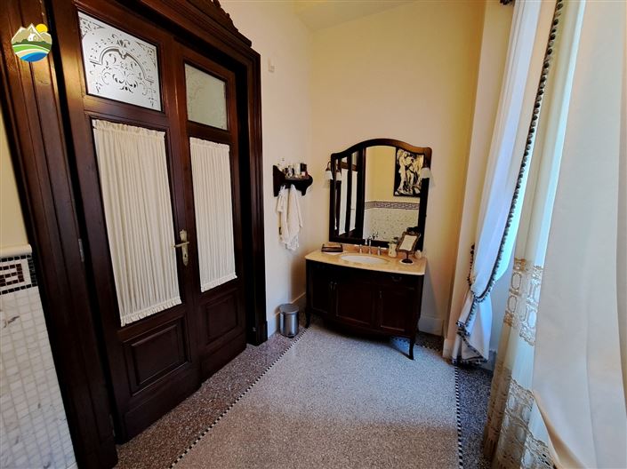 Image No.13-10 Bed Villa for sale