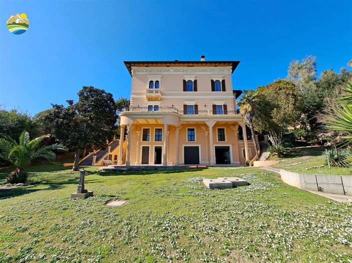 Image No.34-10 Bed Villa for sale