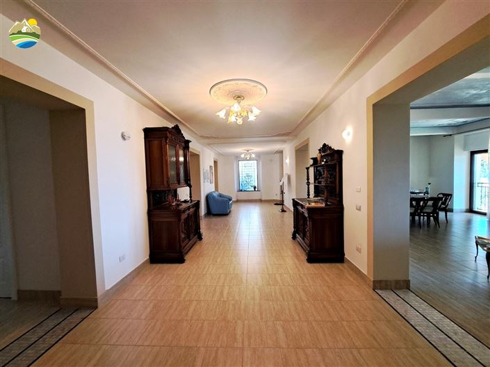 Image No.39-10 Bed Villa for sale