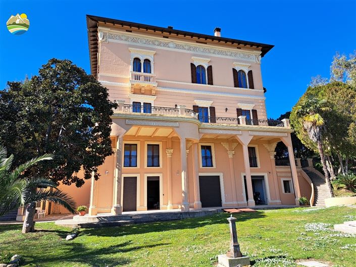 Image No.46-10 Bed Villa for sale