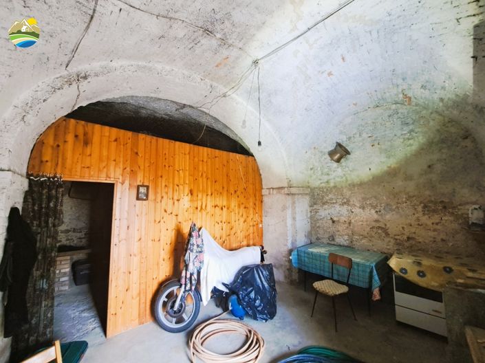 Image No.9-1 Bed Townhouse for sale